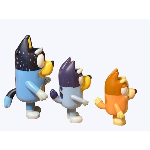 Bluey Family Figurine Set of 3 Action Figures - Picture 4 of 8